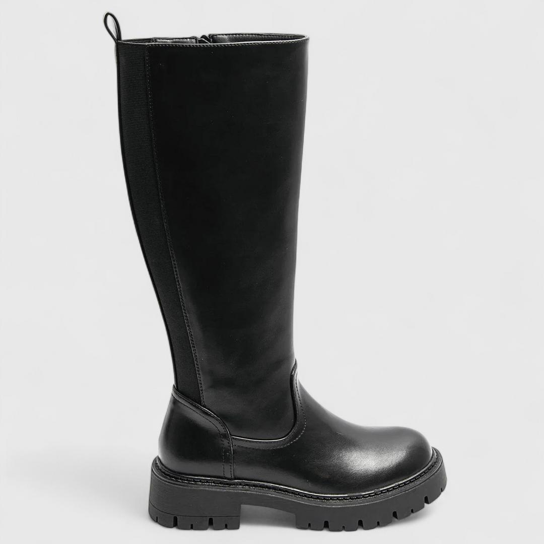 Ylva™ – Classic Black Boots